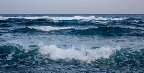 Fototapeta premium 奄美大島の自然、早朝の雲模様、