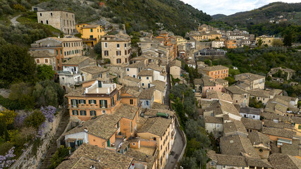 Obraz premium Aerial view of houses in the town of Arpino, located in the province of Frosinone in Lazio, Italy.