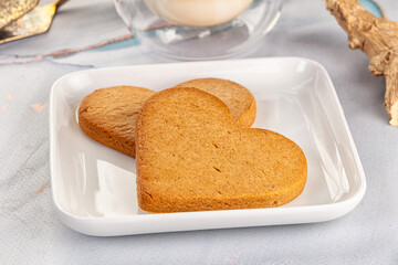 Sweet ginger cookies for snack