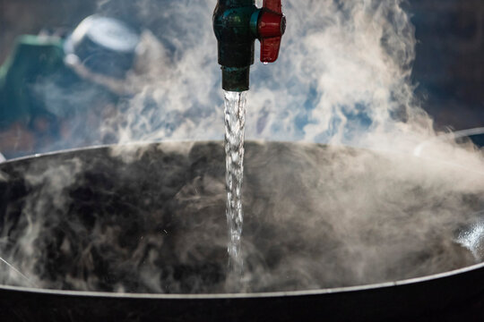 THAILAND PHRAE SA IAP VILLAGE RICE SPIRITS FACTORY