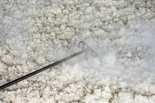 THAILAND PHRAE SA IAP VILLAGE RICE SPIRITS FACTORY
