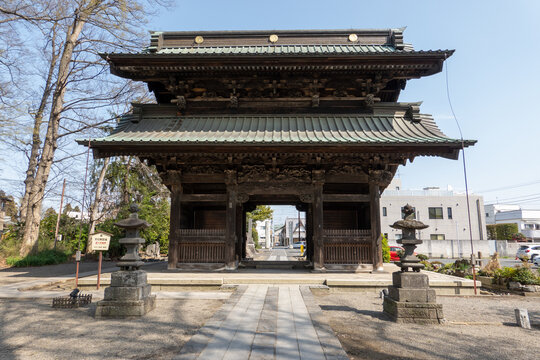 妻沼聖天山の貴惣門