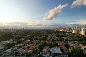 Obraz premium Sao Paulo skyline view showing urban development and green spaces