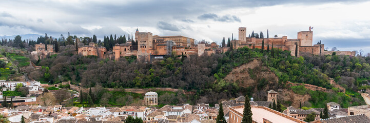 Diferentes vistas panorámicas de la Alhambra de Granada desde el Albaicín, España