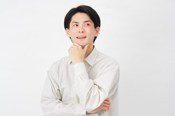 男性　20代　想像する　白背景