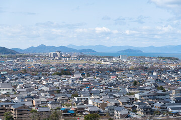 彦根城から望む彦根市街と琵琶湖