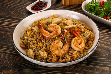 Vietnamese fried rice with prawn and squid Kom Ran