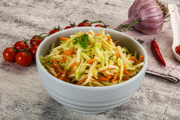 Vegan salad with kohlrabi and carrot