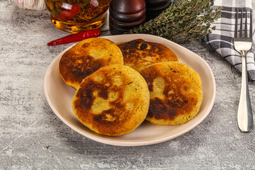 Georgian cuisine - Corn bread Mchadi