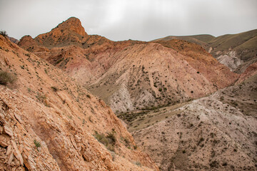 red rocks in the mountains