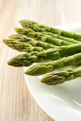 新鮮で美味しいグリーンアスパラ