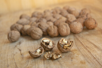 walnut kernels with walnuts in shell