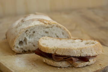 sandwich with raw ham