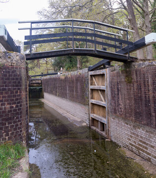 The Basingstoke Canal