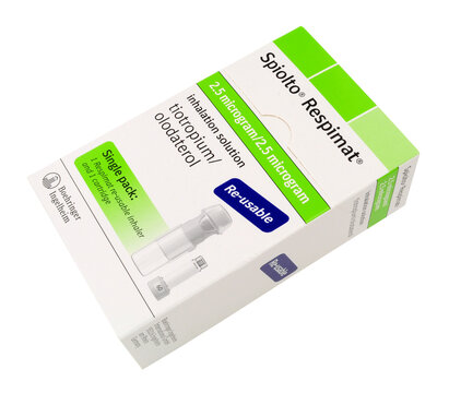 Spiolto Respimat reusable inhaler with 2.5 microgram inhalation solution containing tiotropium olodaterol