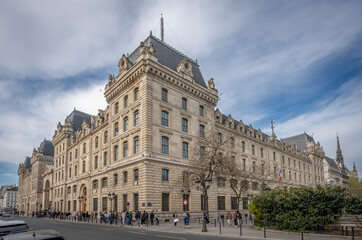 Obraz premium Paris, France - 04 12 2025: View of the Police Prefecture building facade on the Ile de la Cité.