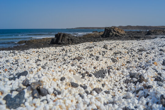 Playa del Bajo de la Burra, the beach with white calcite deposits looking somewhat like popcorn