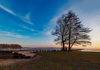 Traumhafter Sonnenuntergang am Tollensesee in Neubrandenburg