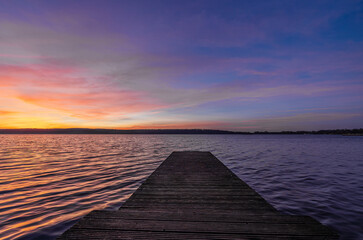 Traumhafter Sonnenuntergang am Tollensesee in Neubrandenburg