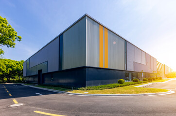 Obraz premium Gray and yellow lines of business style space building