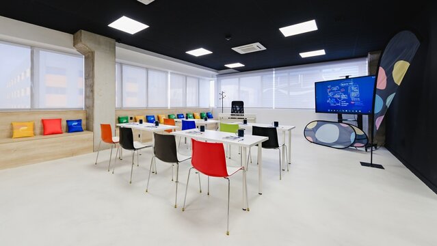 Modern and colorful training room with educational technology