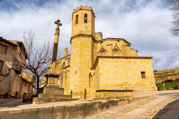 Fototapeta premium Main church of the medieval town of Valderrobres in the interior of Spain, Teruel.