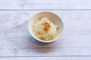 Rice noodles Placed in a ceramic cup