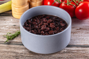Canned black beans in the bowk