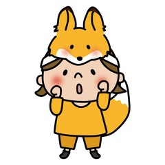 お遊戯会でキツネのお面を被った女の子