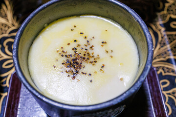 シンプルだが非常に美味な茶碗蒸し。
贅沢極まる温泉旅館の晩ごはん。
和食から洋食まで、圧巻のクオリティと品数である。
日本を代表する銘柄米、南魚沼産コシヒカリが最高に美味しい。
十日町の地酒もたっぷり楽しめる。
越後二ツ屋温泉を代表する温泉旅館。やすらぎ。
十日町の山奥の鄙びた温泉地の里山の風景。
美しい棚田も特徴的。
新潟県十日町市 - 2024年11月30日
