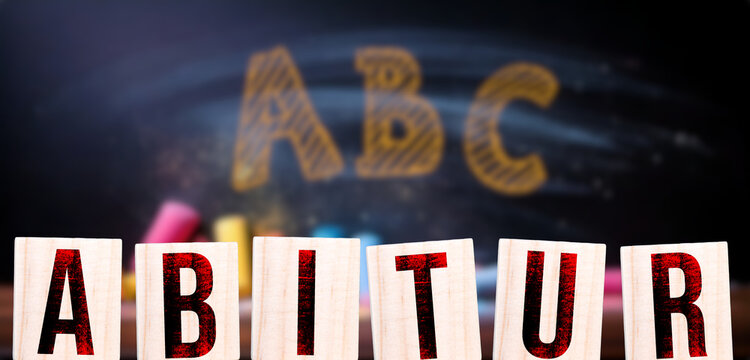 Schule, Kreidetafel und das Abitur