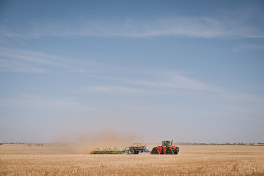 Dry seeding wheat in Bencubbin Western Australia