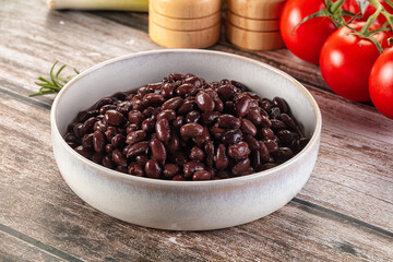 Canned black beans in the bowk