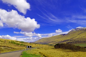 Fototapete Scottish Highlands mountain landscape with blue sky, in April, 2025. © Peter