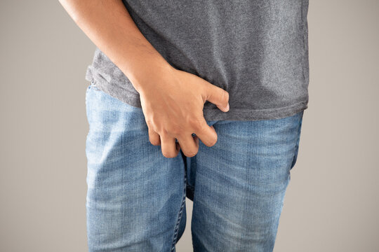 Male experiences itch in genitalia, possible irritation noted.