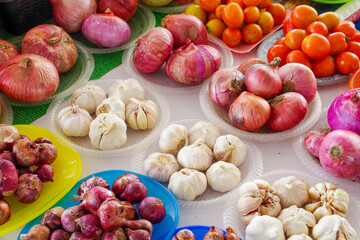 東南アジアのマーケットで売られている野菜