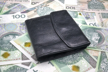 Oszczędności, portfel z banknotami, polskie złotówki