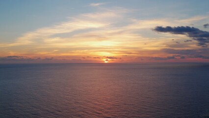 Fototapeta premium Glowing sunset over the ocean