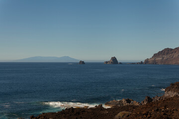 Roques de Salmor con Isla de la Palma.