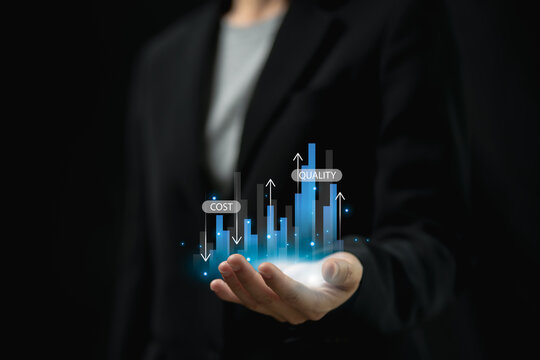 Comparison between quality and cost control concept, Businesswomen's comparison of quality and cost, Analysing performance and work target, Reduce cost. project expenses management
