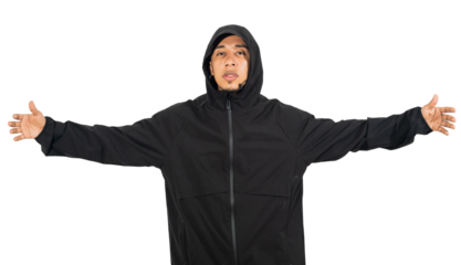 plano horizontal de joven en ropa deportiva urbana en fondo trasparente, foto de studio - foto de stock 