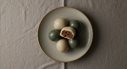 Obraz premium Korean Rice Cakes: A Culinary Delight