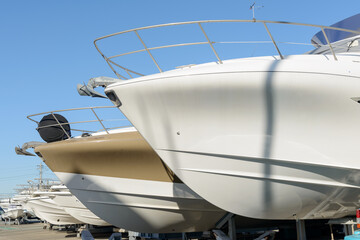 陸揚げされたヨット、クルーザー、船舶