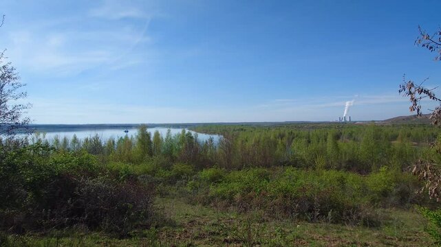 Blick auf den St&ouml;rmthaler See in Sachsen, Deutschland