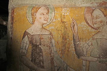 due Sante; affresco nella cripta della chiesa parrocchiale di Santo Stafano a Lenno (Como)