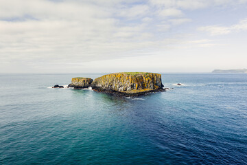 Sheep Island from Above – Tranquil Waters and Dramatic Cliffs on the Causeway Coast