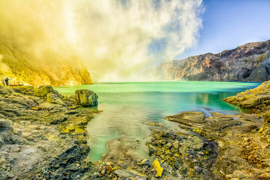 Java, Indonesia. Crater lake in the cone of Kawah Ijen, an active volcano producing molten sulphur.