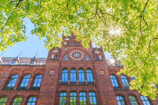 Germany, Mecklenburg-Vorpommern, Stralsund. Schulzentrum am Sund Regional School facade.