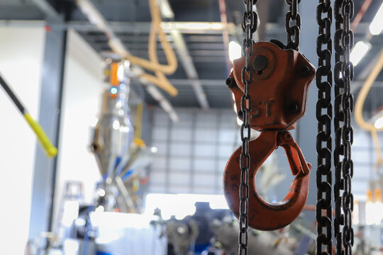 Industrial Chain Hoist in Factory Setting