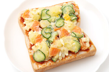 ポテトサラダとトースト